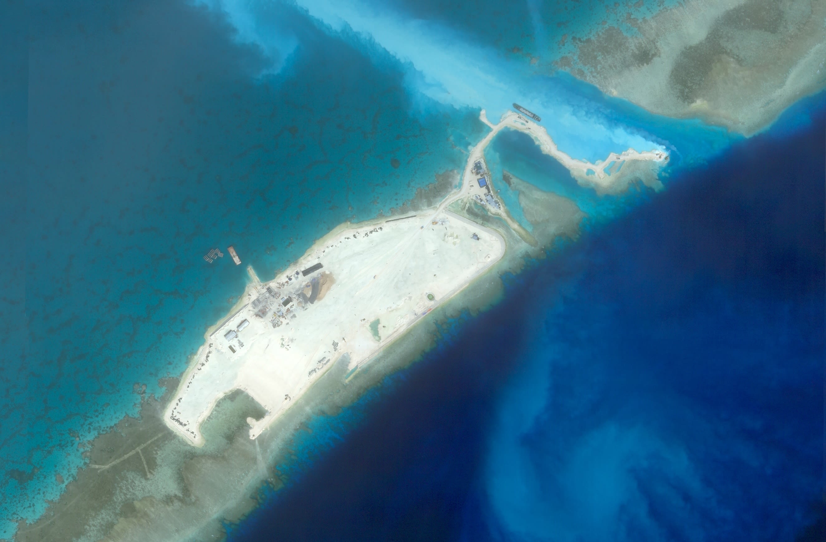 Satellite imagery of clamshell dredging at Tennent Reef on November 11, 2022